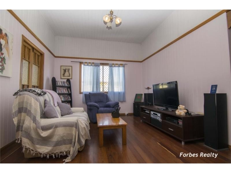 12 Annie Street, Dalby QLD 4405