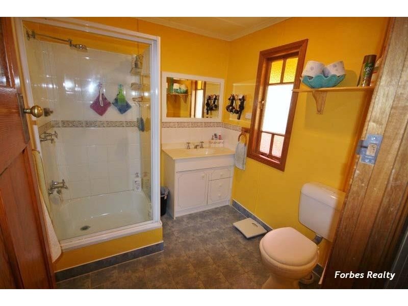 12 Annie Street, Dalby QLD 4405