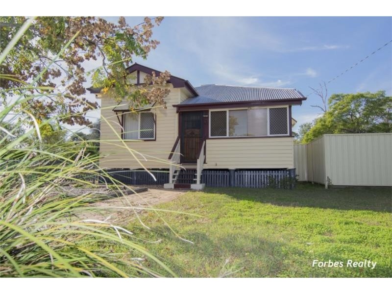 12 Annie Street, Dalby QLD 4405