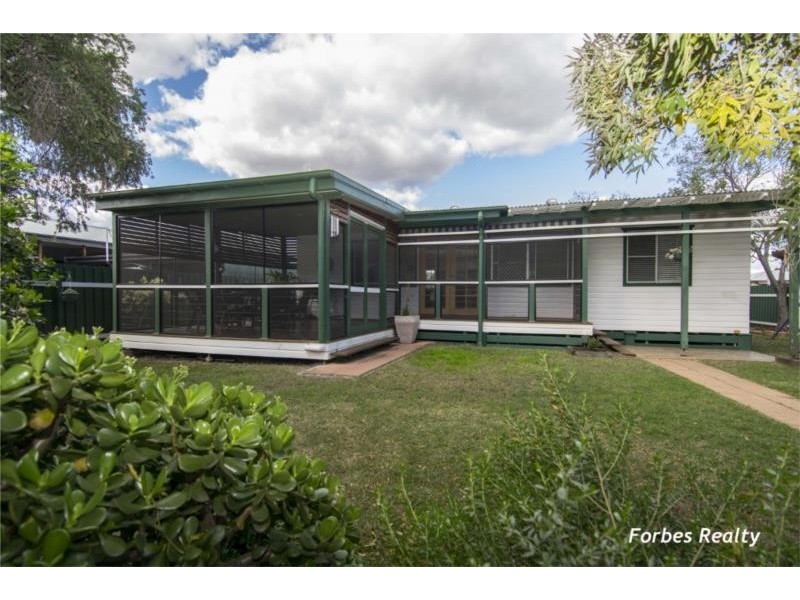 13 Kookaburra Street, Dalby QLD 4405