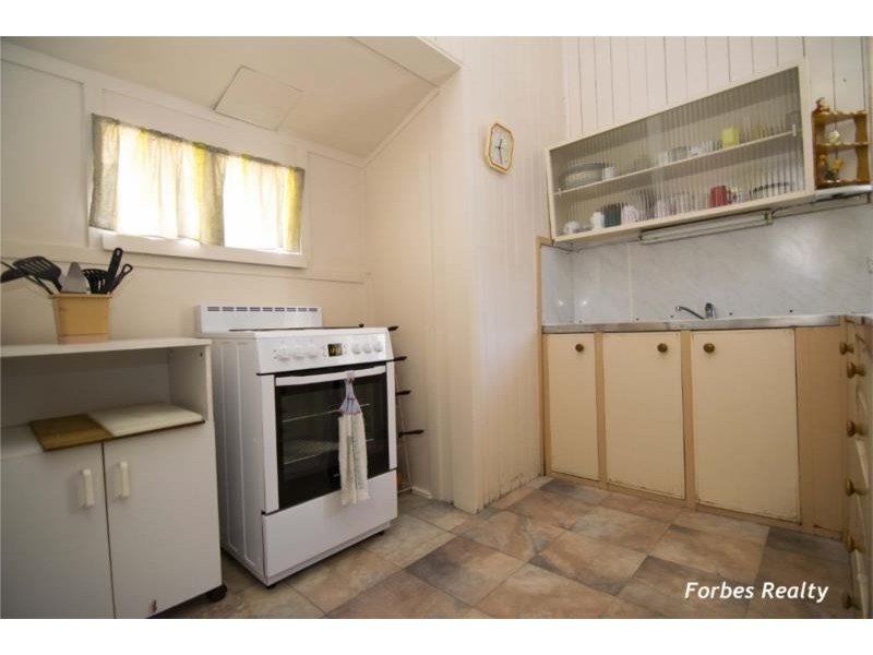7 Amos Street, Dalby QLD 4405