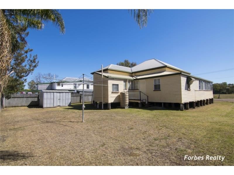 7 Amos Street, Dalby QLD 4405