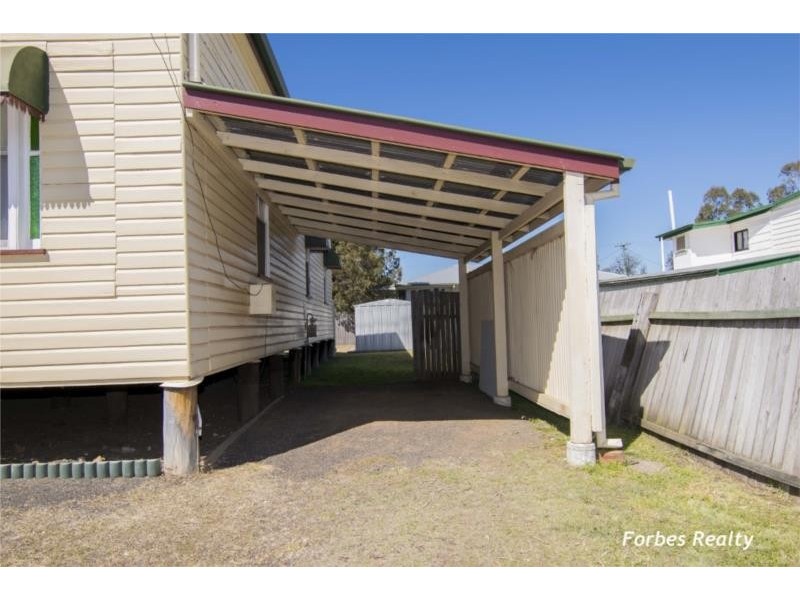 7 Amos Street, Dalby QLD 4405