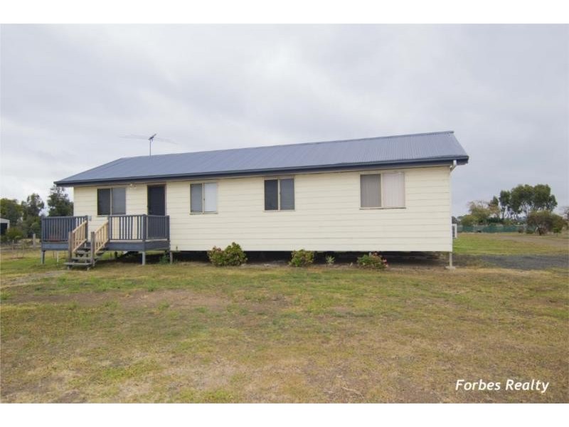 24 Millbrook Court, Dalby QLD 4405