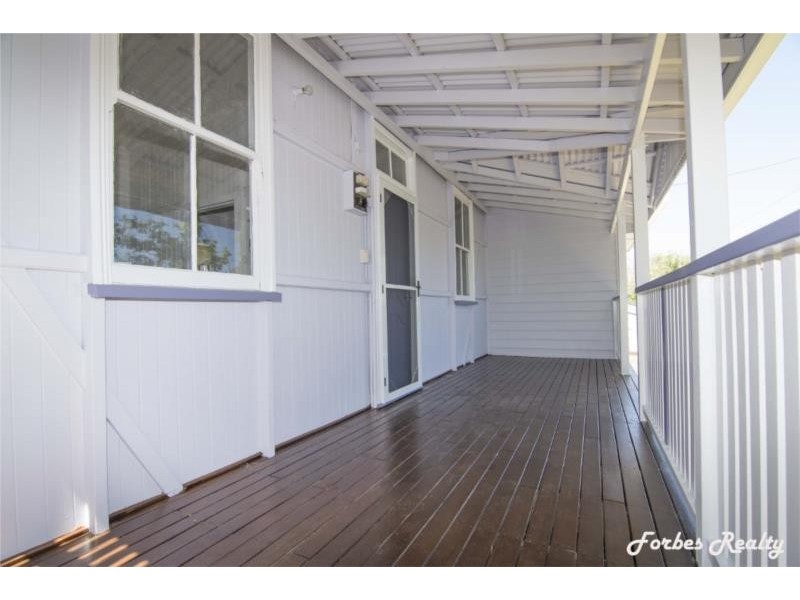 6 Ellen Street, Dalby QLD 4405