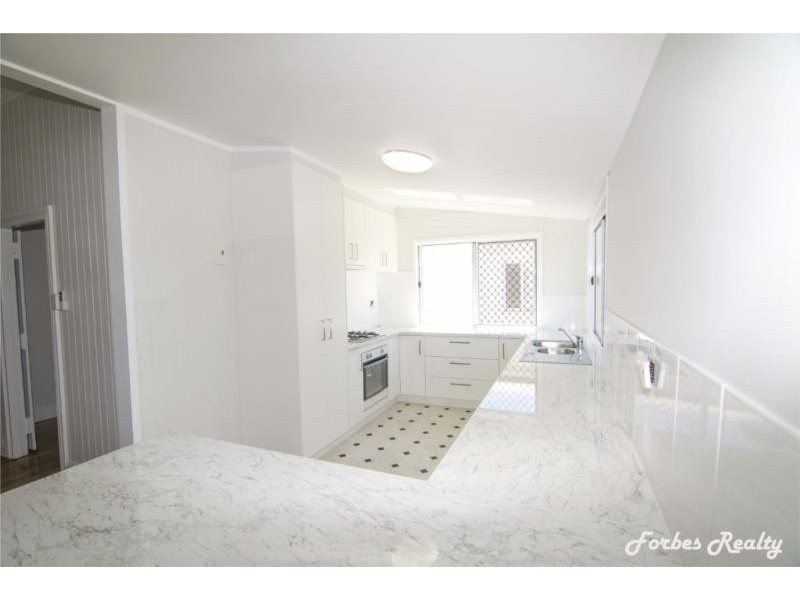 6 Ellen Street, Dalby QLD 4405