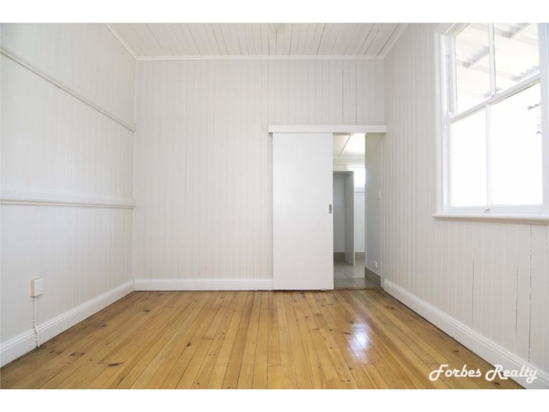 6 Ellen Street, Dalby QLD 4405