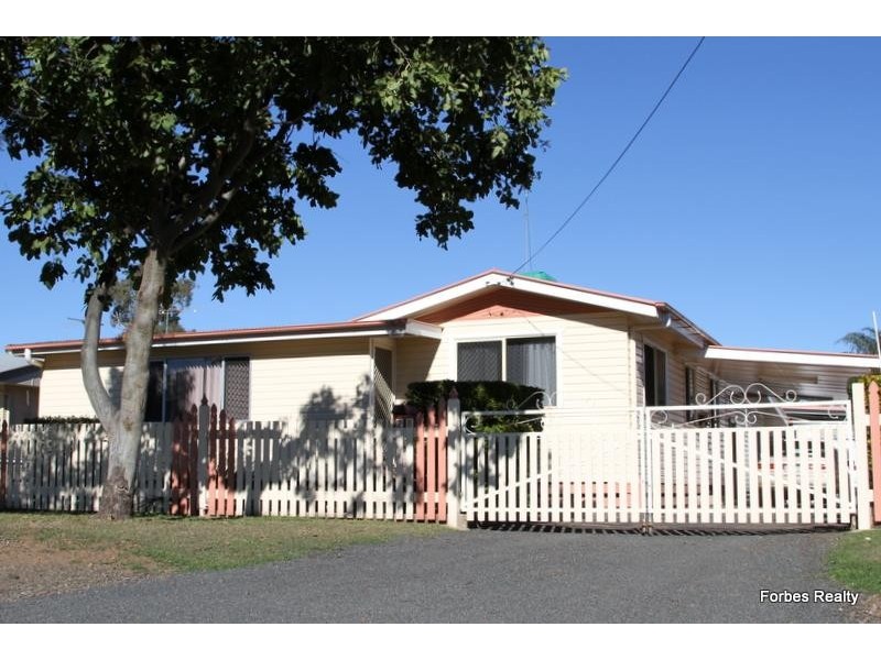 128 Edward Street, Dalby QLD 4405