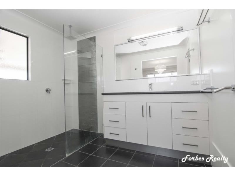 21 Neslo Court, Dalby QLD 4405