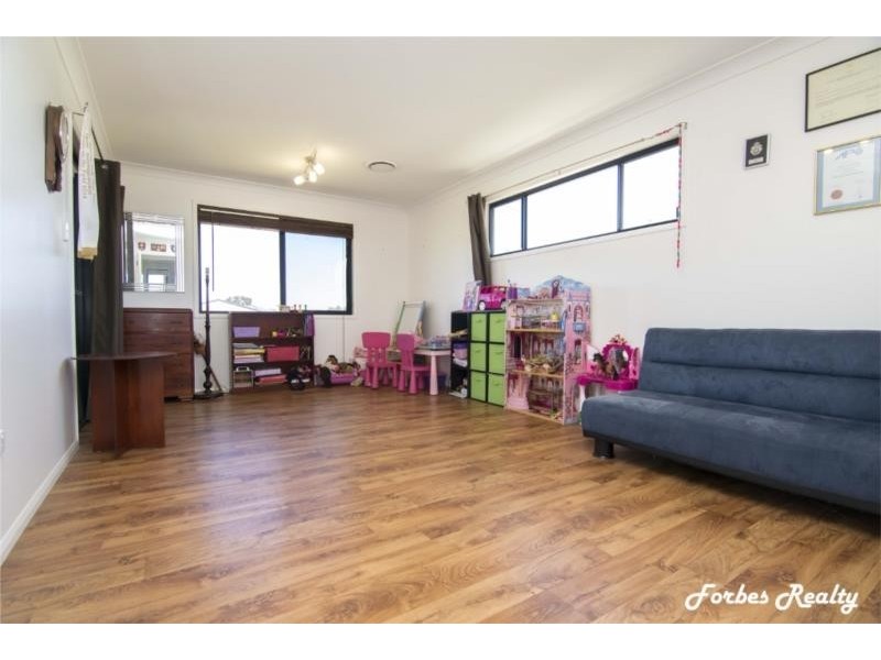 21 Neslo Court, Dalby QLD 4405