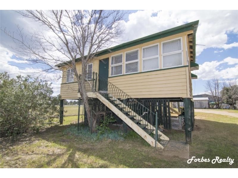 1 Dan Street, Dalby QLD 4405