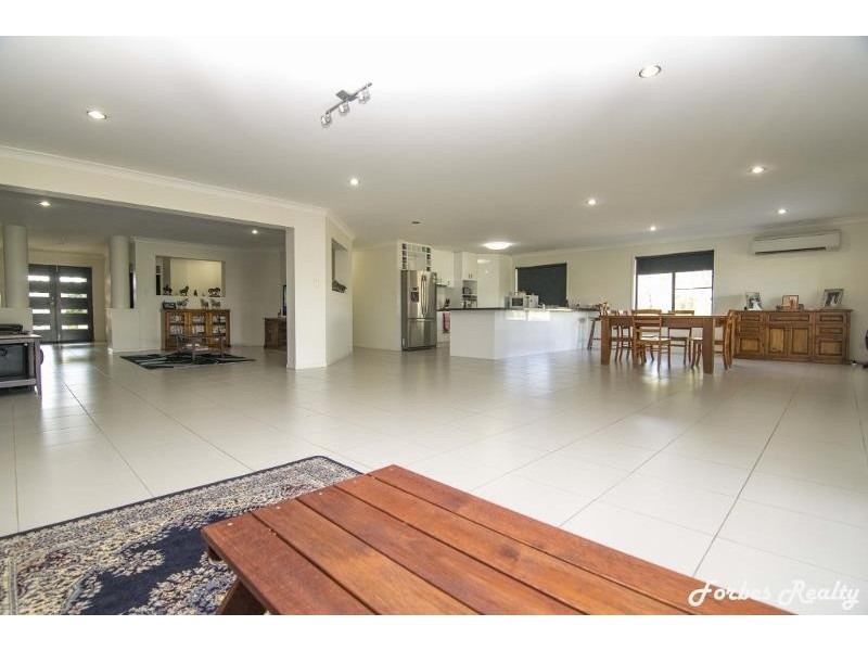 37 Southern Cross Drive, Dalby QLD 4405