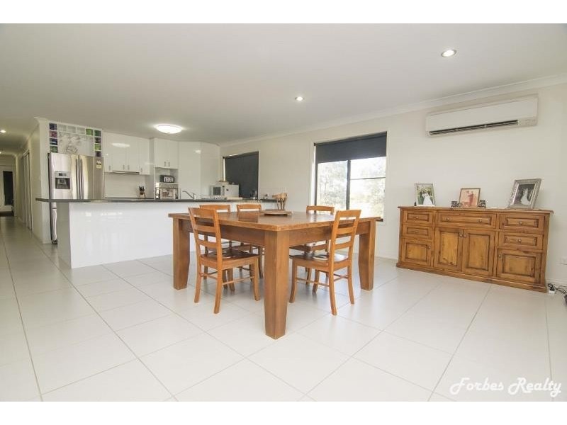 37 Southern Cross Drive, Dalby QLD 4405