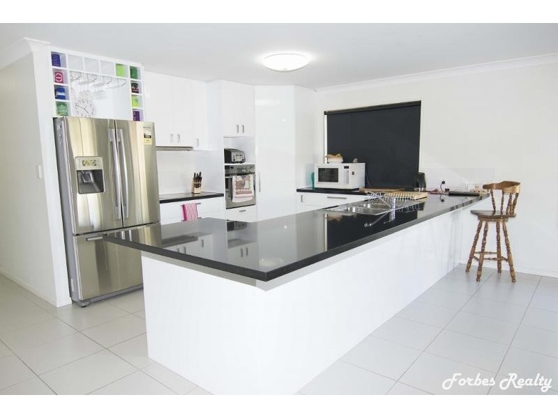 37 Southern Cross Drive, Dalby QLD 4405