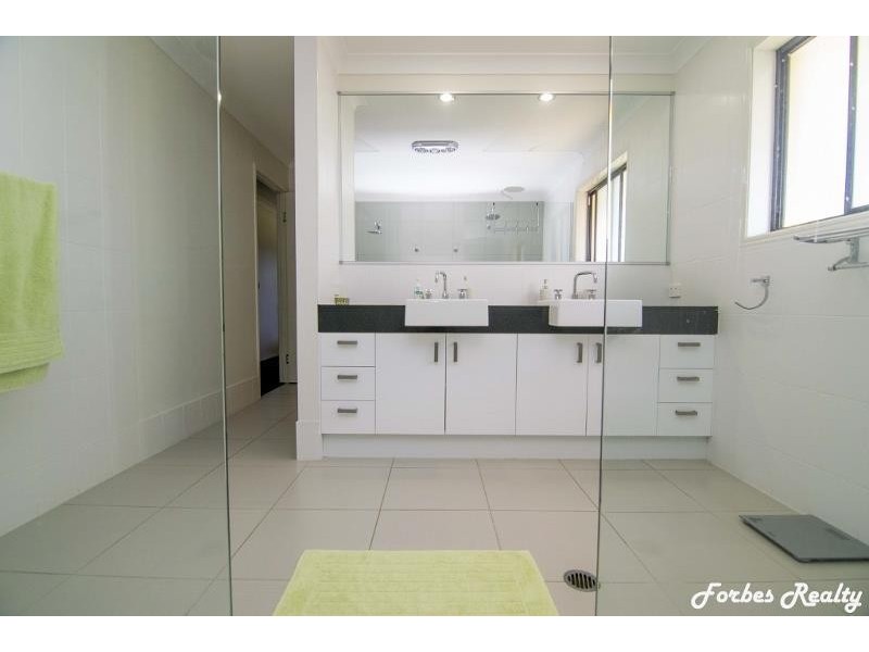 37 Southern Cross Drive, Dalby QLD 4405