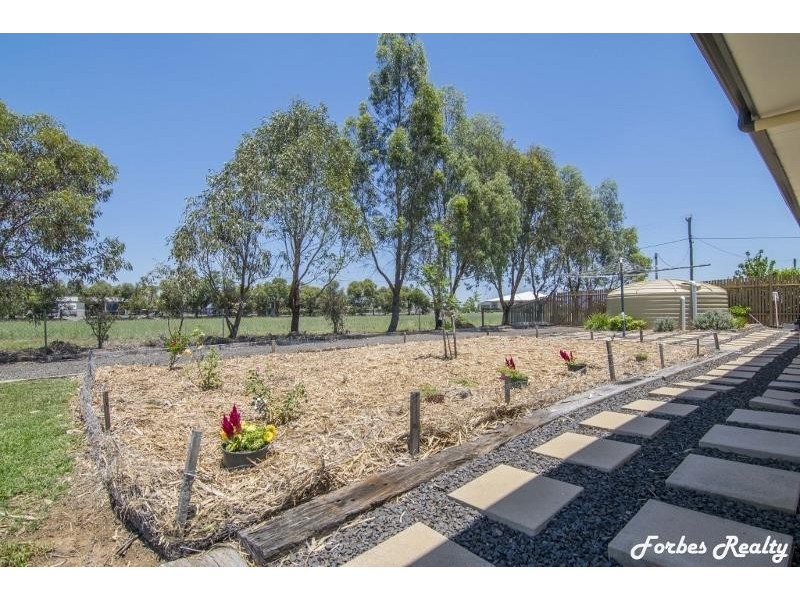 37 Southern Cross Drive, Dalby QLD 4405