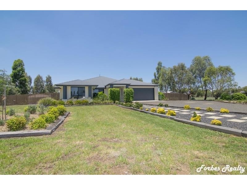 37 Southern Cross Drive, Dalby QLD 4405