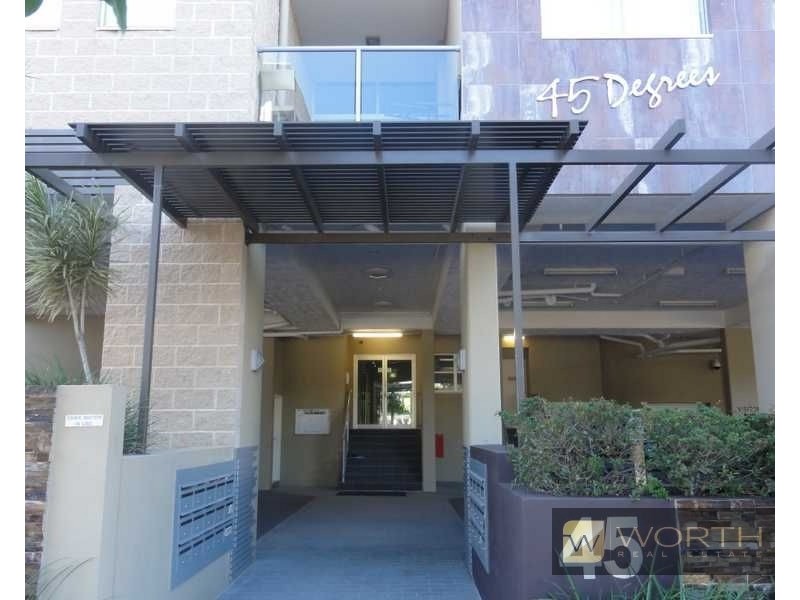 8/45 Playfield Street, Chermside QLD 4032