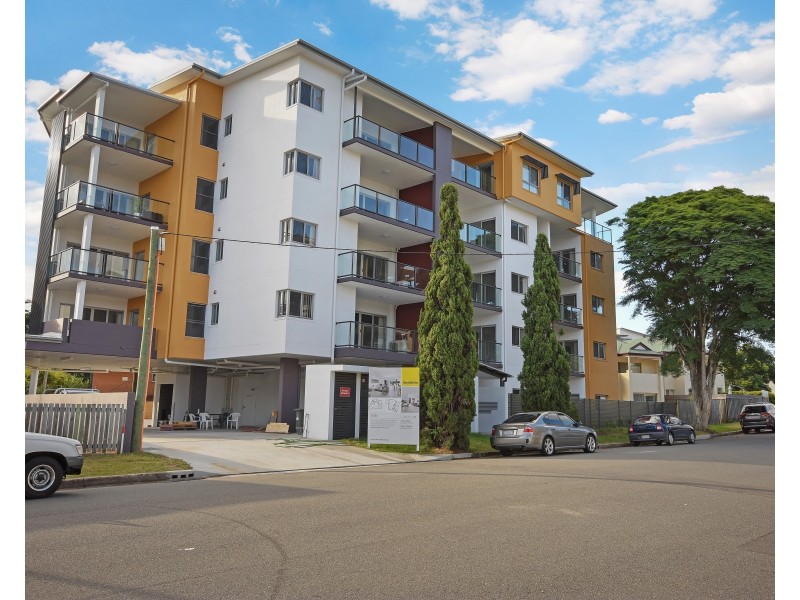 2-4  Amisfield Avenue, Nundah QLD 4012