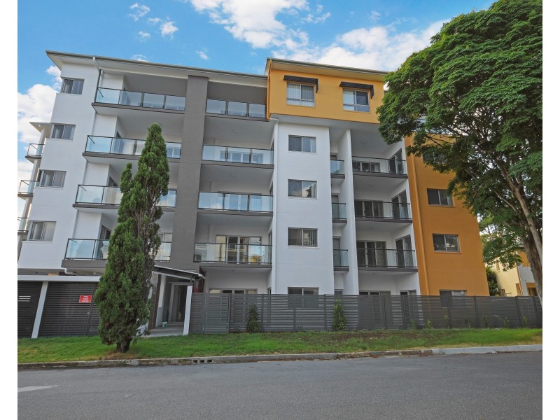 2-4  Amisfield Avenue, Nundah QLD 4012