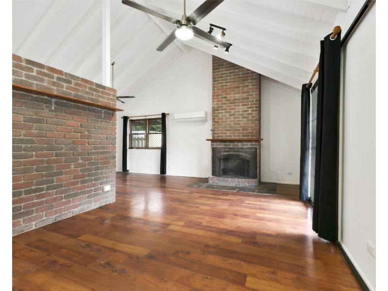 84 Bunya Park  Drive, Eatons Hill QLD 4037