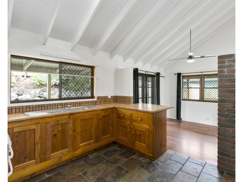 84 Bunya Park  Drive, Eatons Hill QLD 4037