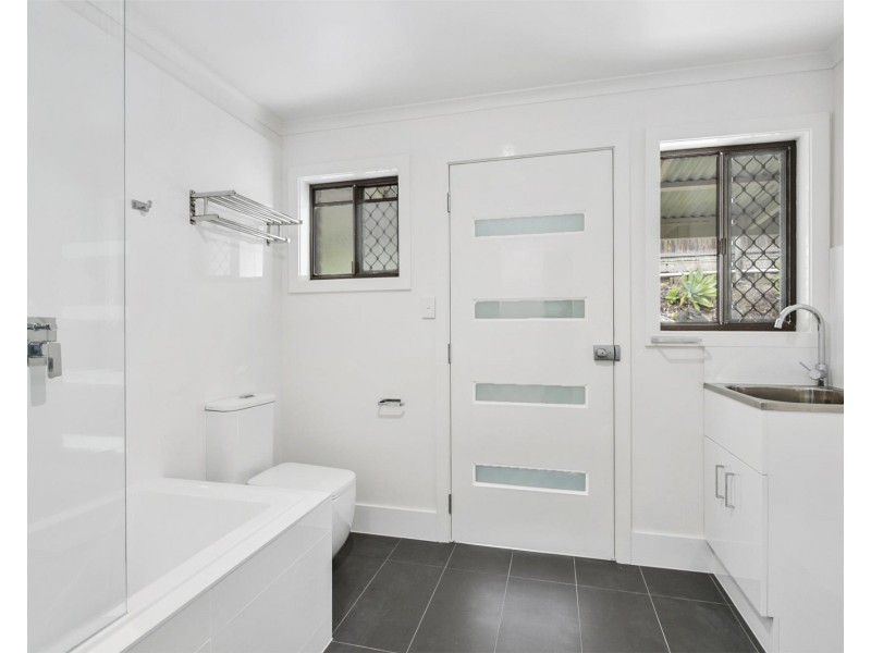 84 Bunya Park  Drive, Eatons Hill QLD 4037