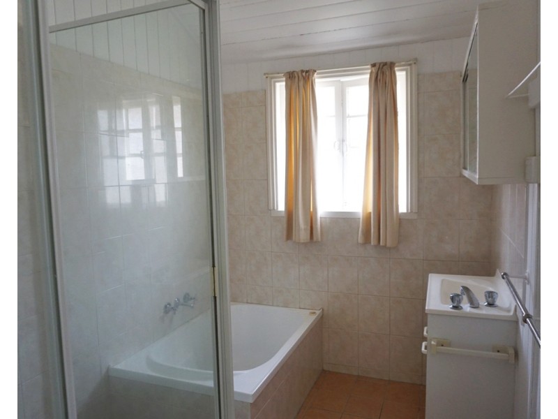 54 Fifth Avenue, Kedron QLD 4031