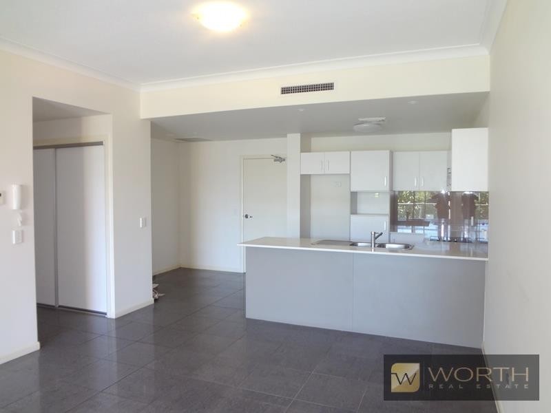 8/45 Playfield Street, Chermside QLD 4032