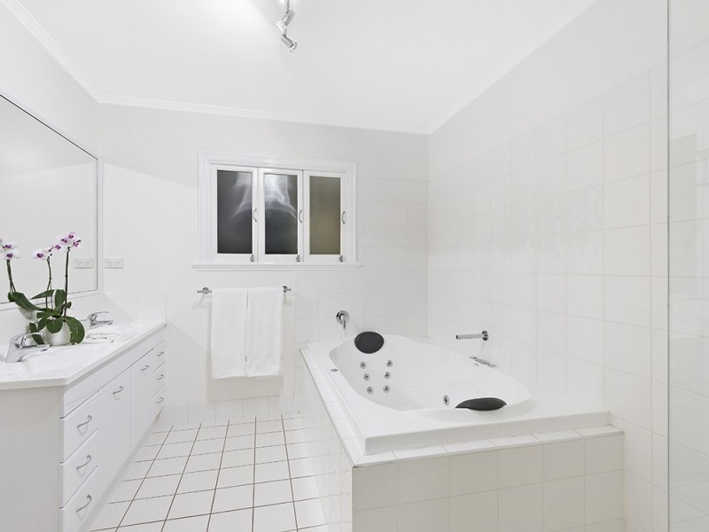 310 Nudgee Road, Hendra QLD 4011