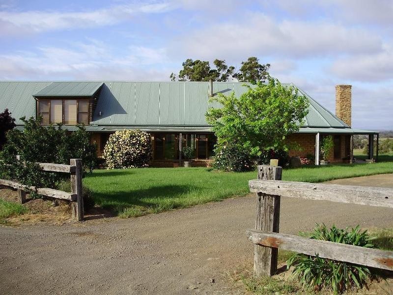 240 Moorrabee Rd, Knowsley VIC 3523