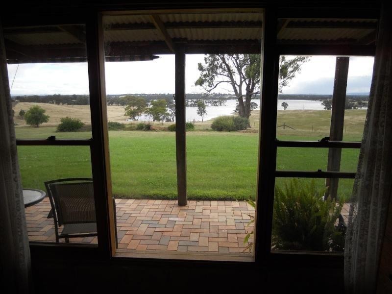 240 Moorrabee Rd, Knowsley VIC 3523