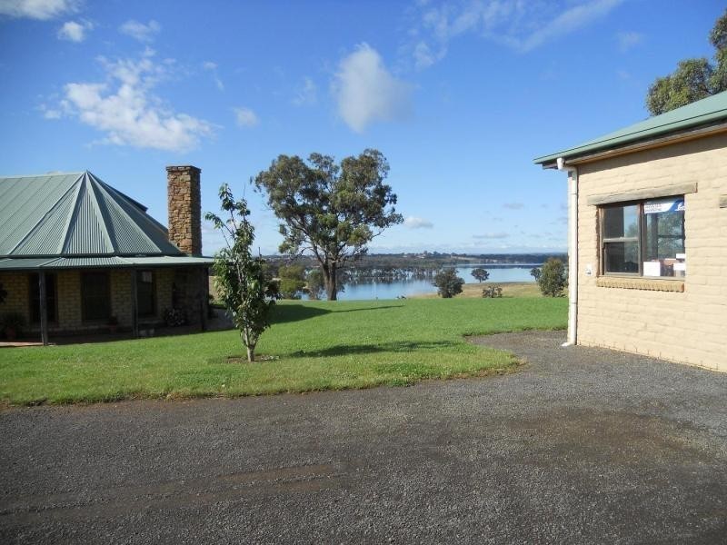 240 Moorrabee Rd, Knowsley VIC 3523