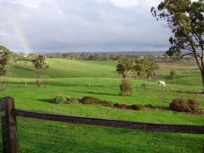 240 Moorrabee Rd, Knowsley VIC 3523