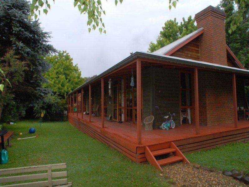 65 Cobden St, Bright VIC 3741