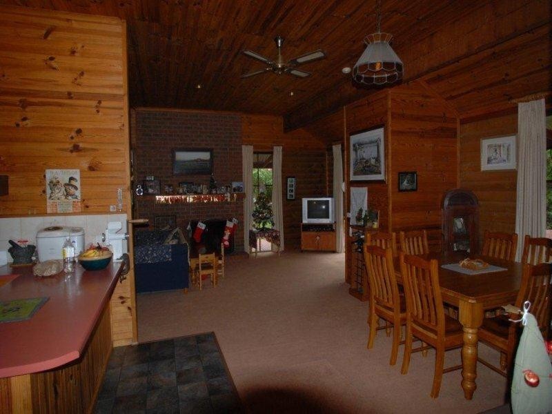 65 Cobden St, Bright VIC 3741