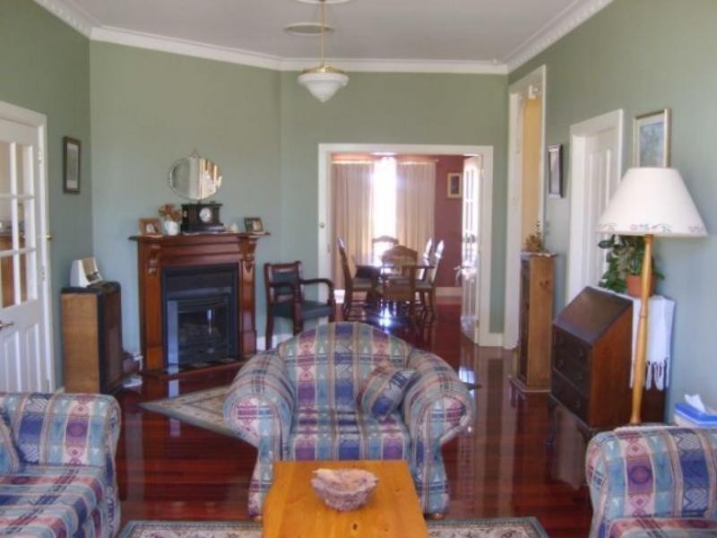 135 Nash St, Parkes NSW 2870