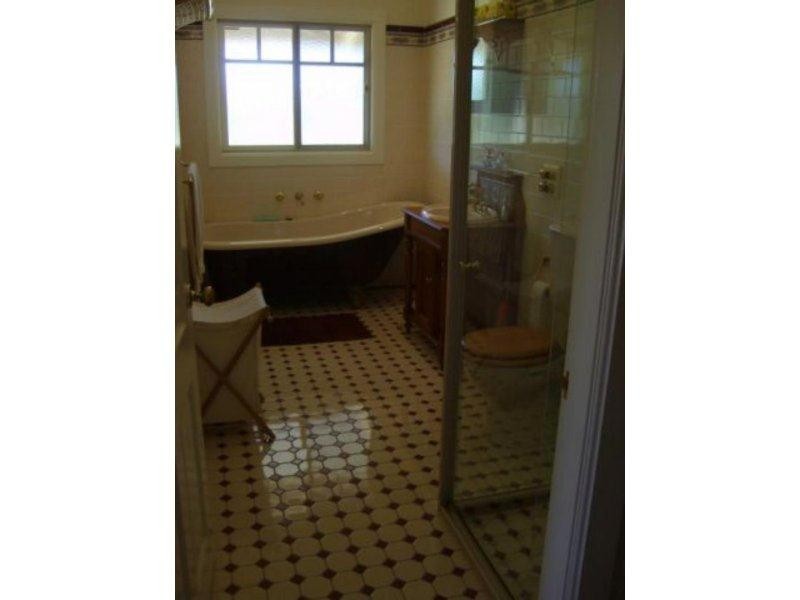 135 Nash St, Parkes NSW 2870