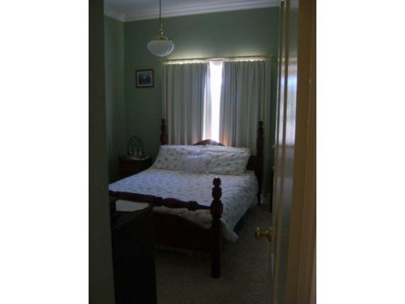 135 Nash St, Parkes NSW 2870