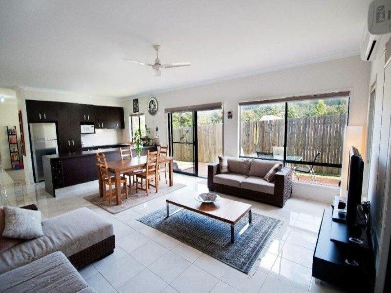 125 McGinn Rd, Ferny Grove QLD 4055