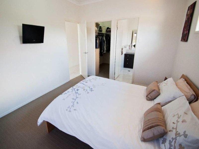 125 McGinn Rd, Ferny Grove QLD 4055