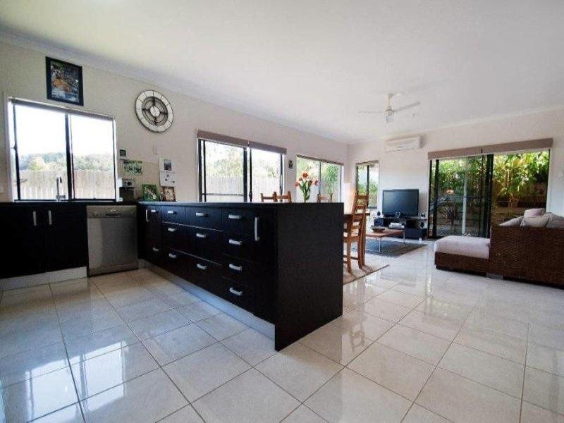 125 McGinn Rd, Ferny Grove QLD 4055
