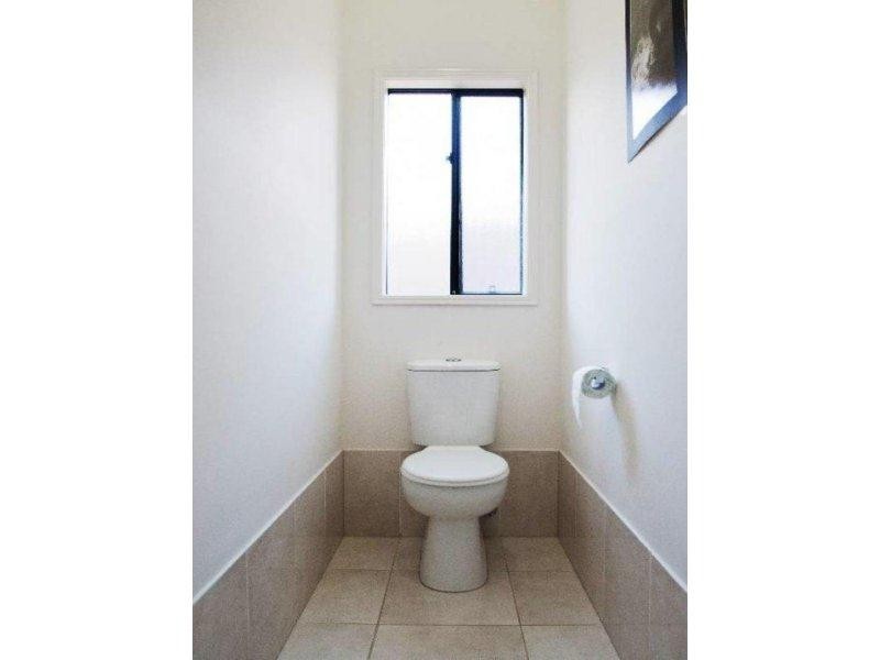 125 McGinn Rd, Ferny Grove QLD 4055