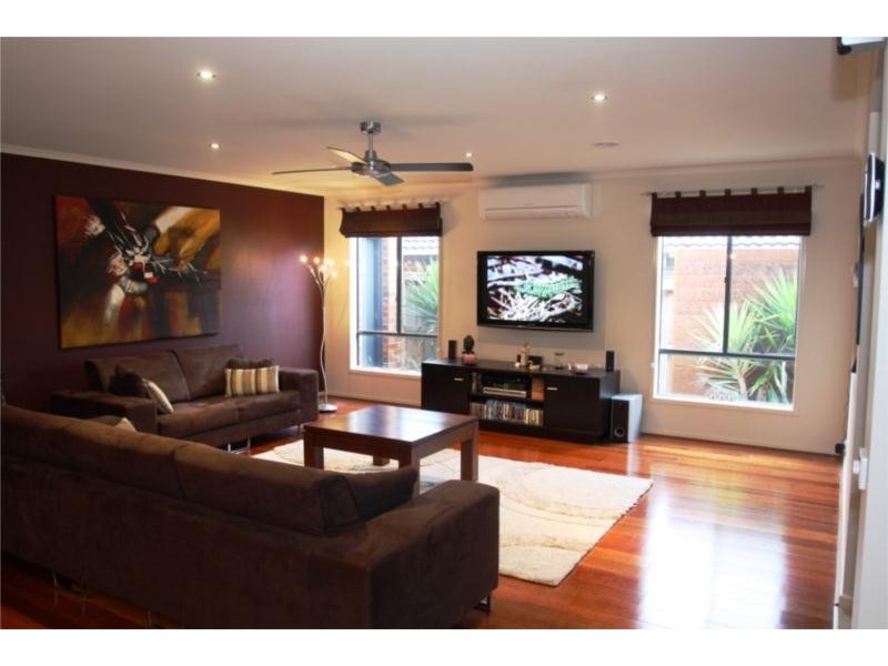 5 Castawellan St, Lyndhurst VIC 3975