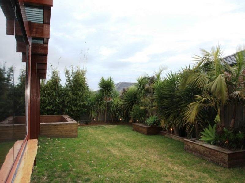 5 Castawellan St, Lyndhurst VIC 3975