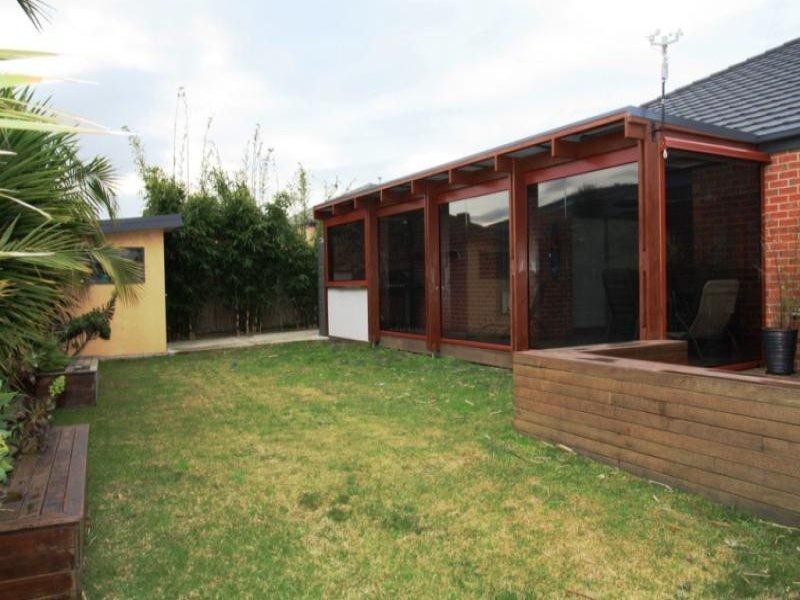 5 Castawellan St, Lyndhurst VIC 3975