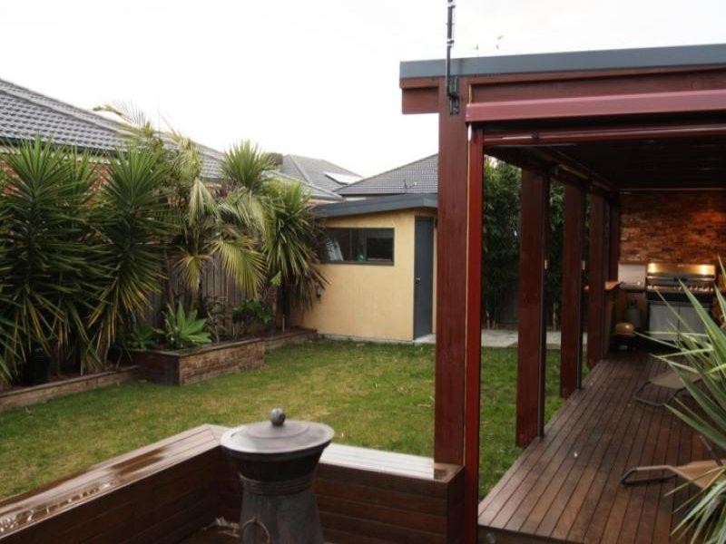 5 Castawellan St, Lyndhurst VIC 3975