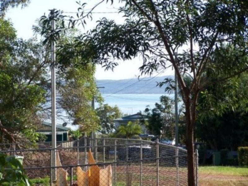11 Shelly Crescent, Lamb Island QLD 4184
