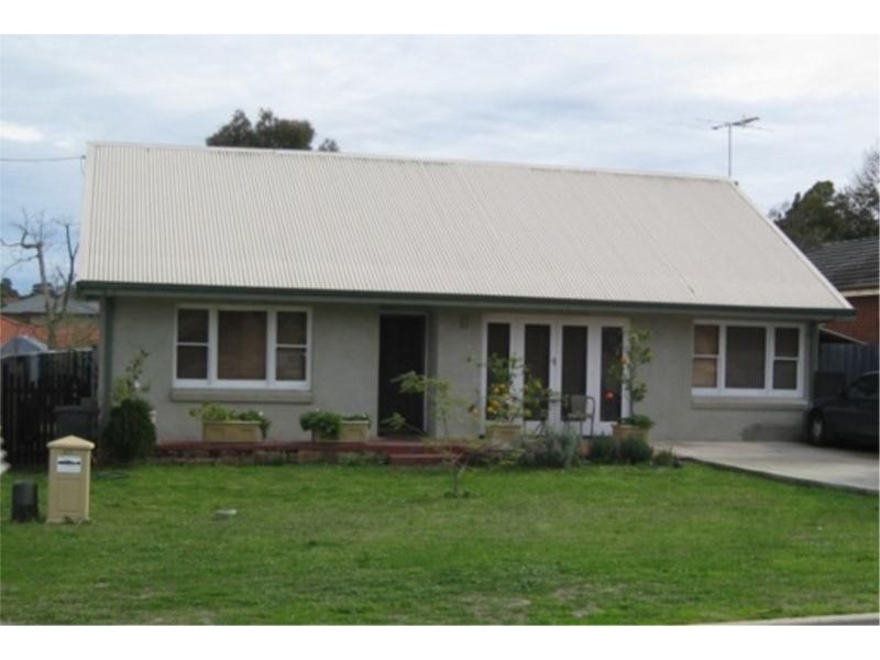 27 Latham St, Alfred Cove WA 6154