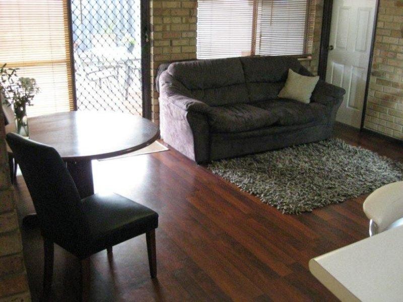 27 Latham St, Alfred Cove WA 6154